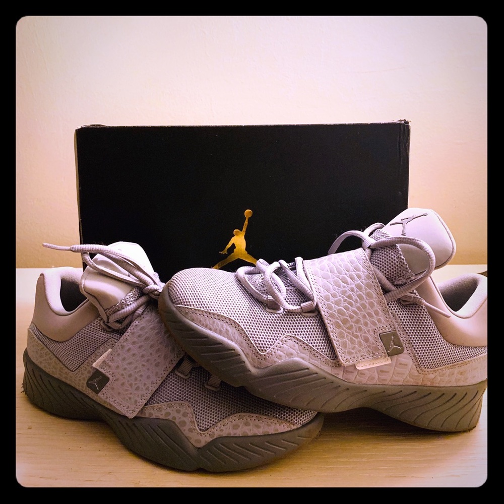 Jordan J23 (Wolf Grey)